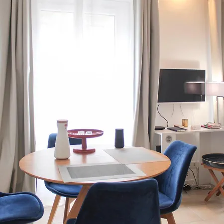 Bright Studio - Near Sainte-chapelle
